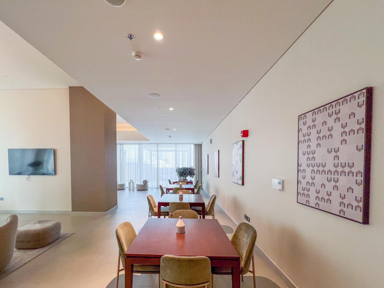 Downtown Luxury - Open Views Of The & The Sea - Walking Distance To Mall Appartement *