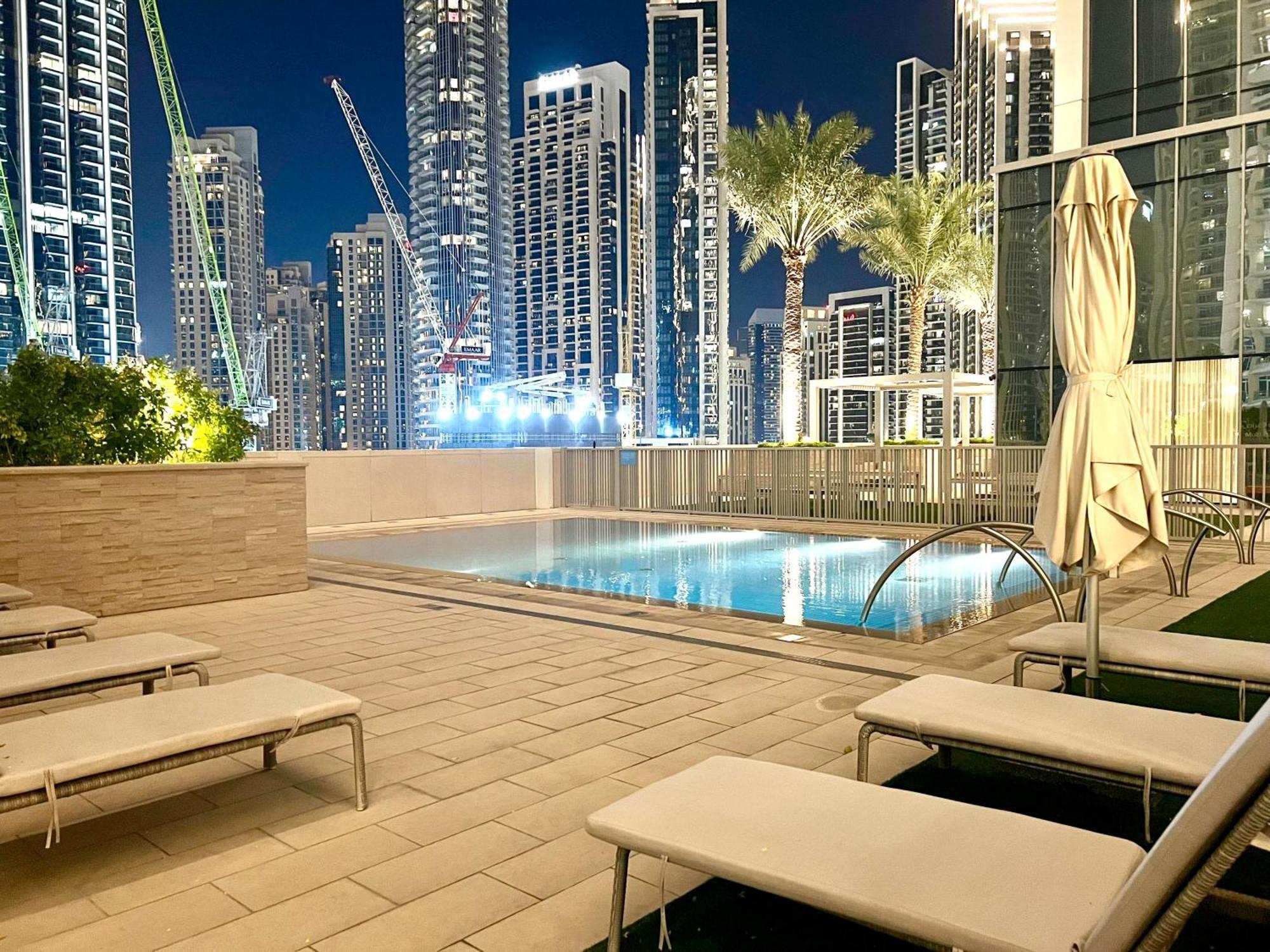 Downtown Luxury - Open Views Of The & The Sea - Walking Distance To Mall Appartement Dubaï