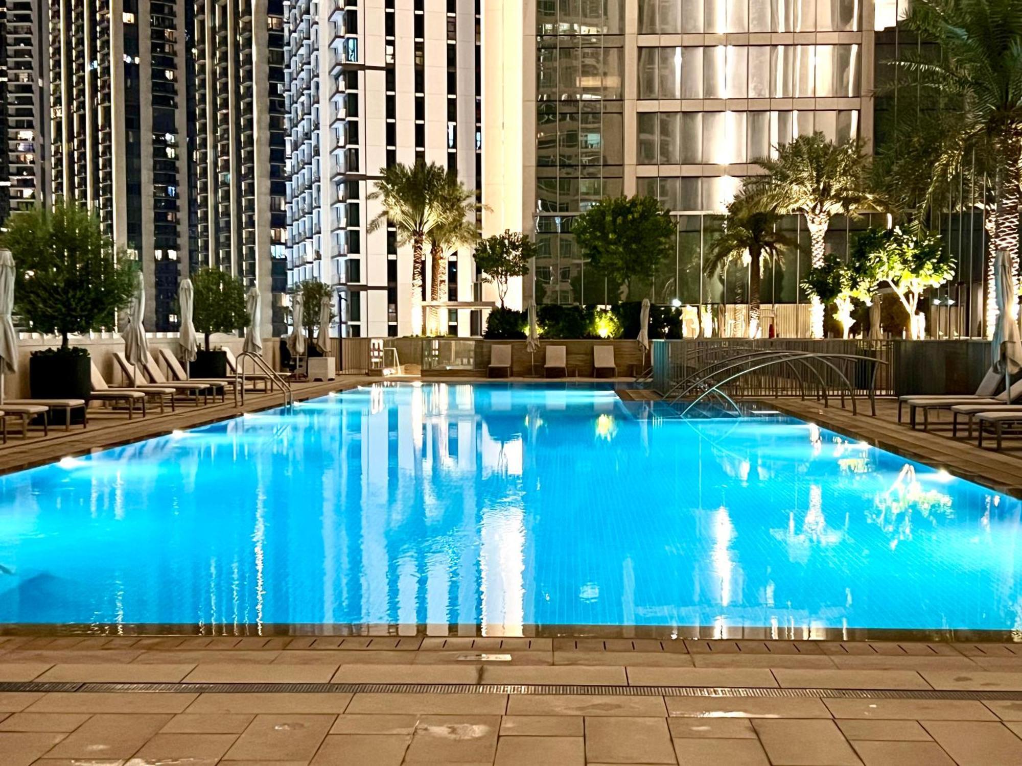 Downtown Luxury - Open Views Of The & The Sea - Walking Distance To Mall Appartement Dubaï