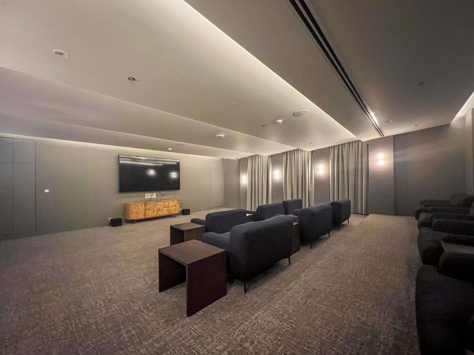 شقة Downtown Luxury - Open Views Of The & The Sea - Walking Distance To Mall